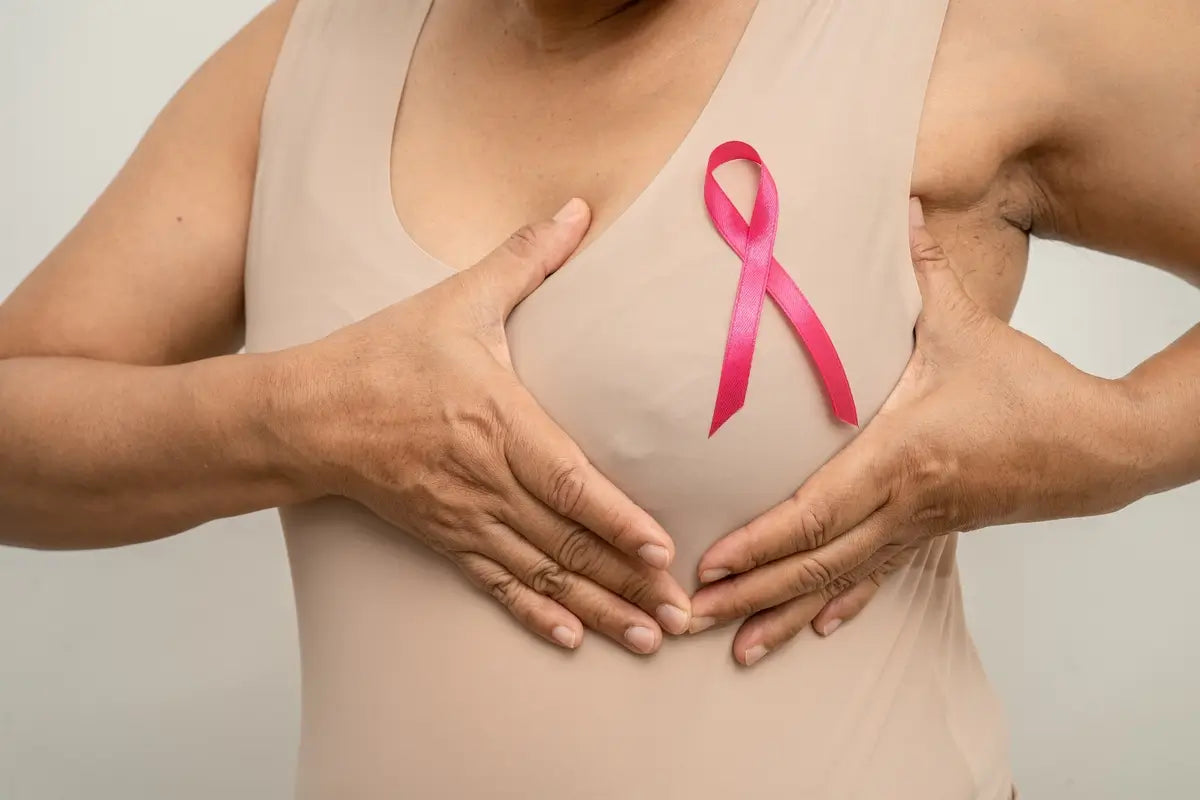 Różowy październik miesiącem świadomości raka piersi - naturalna pielęgnacja biustu